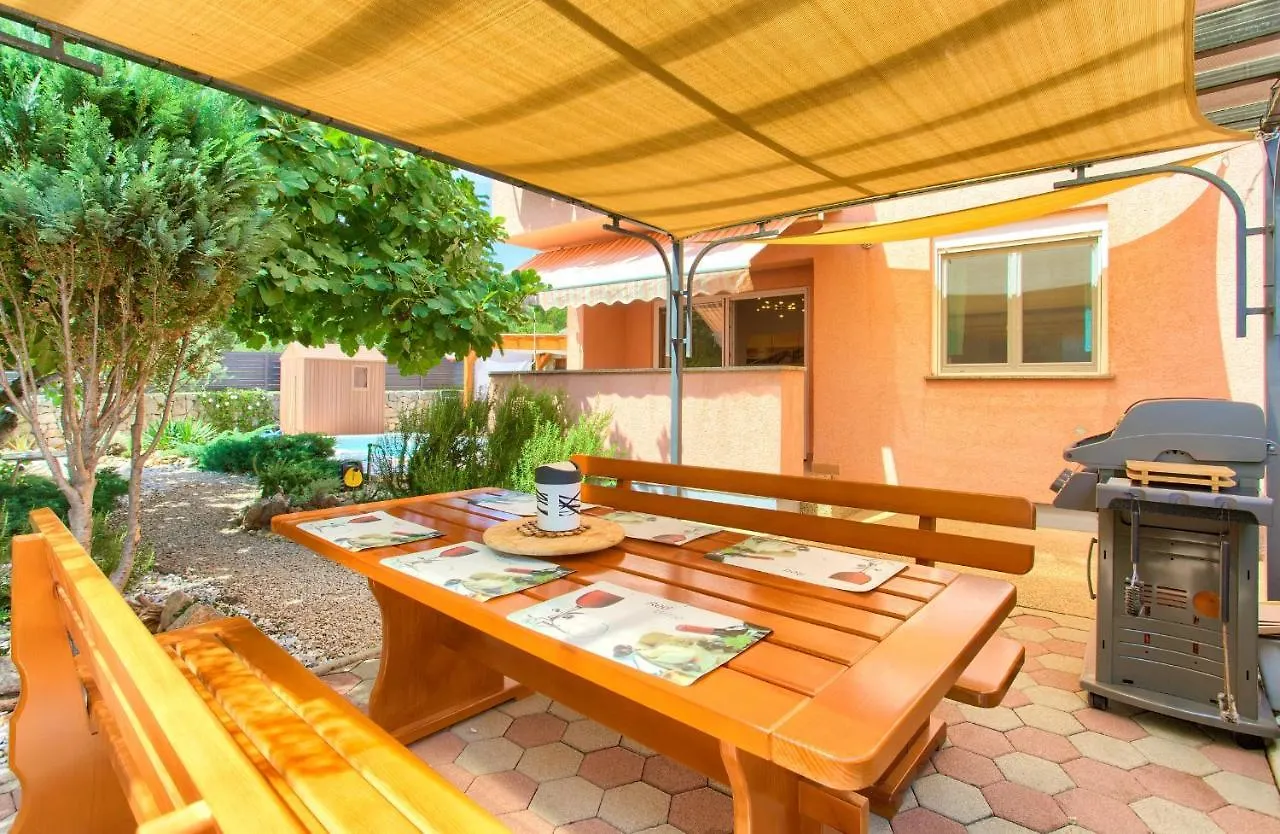شقة كرك  في Apartman Bor